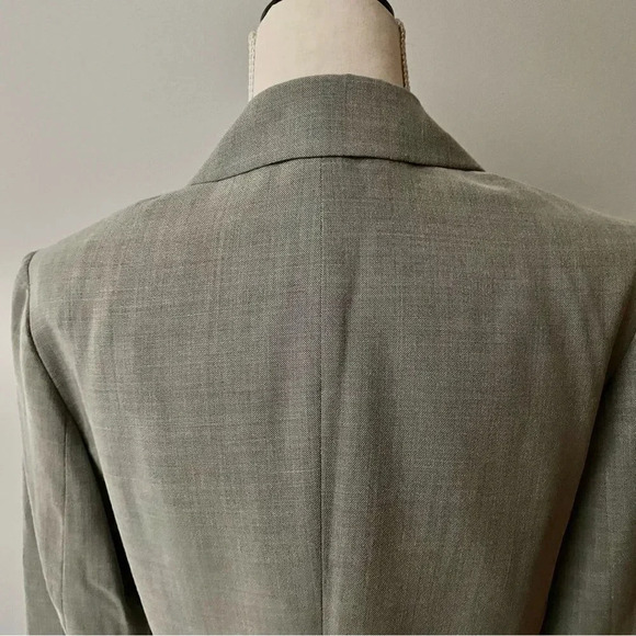 Tahari Gray Wool Blend Vintage Blazer Hidden Buttons Size 8 Classic Workwear - Picture 11 of 14